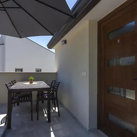 Apartament Dolce With Heated Pool Poreč