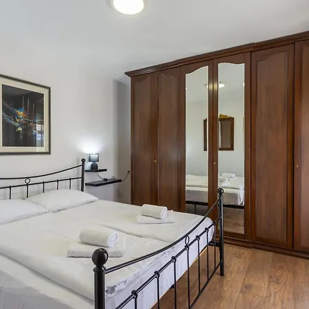 Dolce With Heated Pool Apartament Poreč