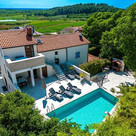 Dolce With Heated Pool Porec