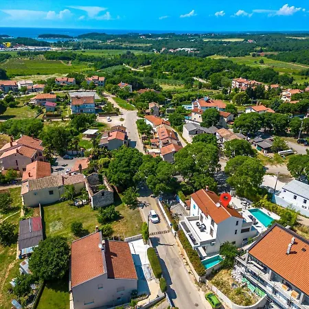 Apartment Dolce With Heated Pool