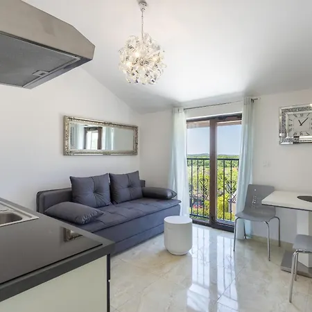 Dolce With Heated Pool Porec