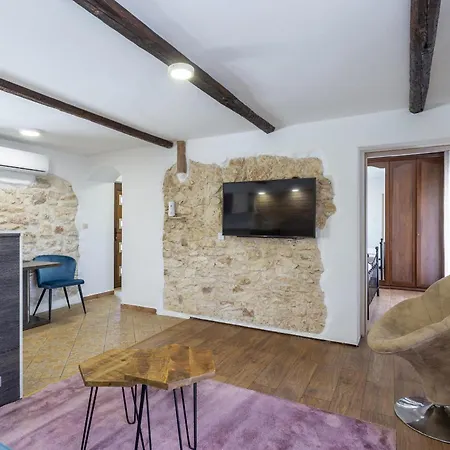 Dolce With Heated Pool Apartment Poreč