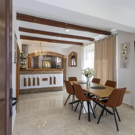 Dolce With Heated Pool