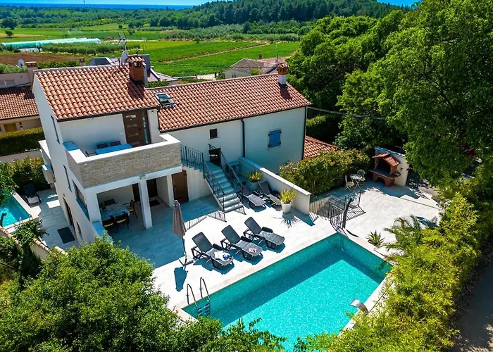 Dolce With Heated Pool Poreč