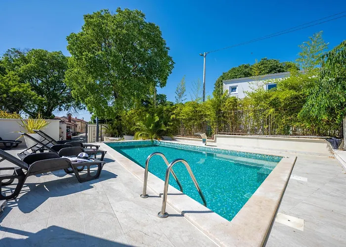 Dolce With Heated Pool Apartamento *