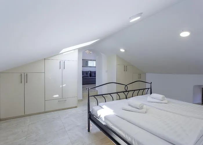 Apartamento Dolce With Heated Pool