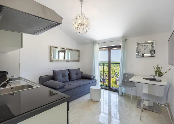 Dolce With Heated Pool Poreč