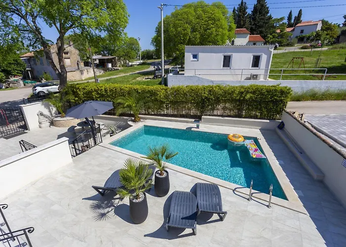 Dolce With Heated Pool * Poreč