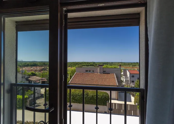 Dolce With Heated Pool Apartament