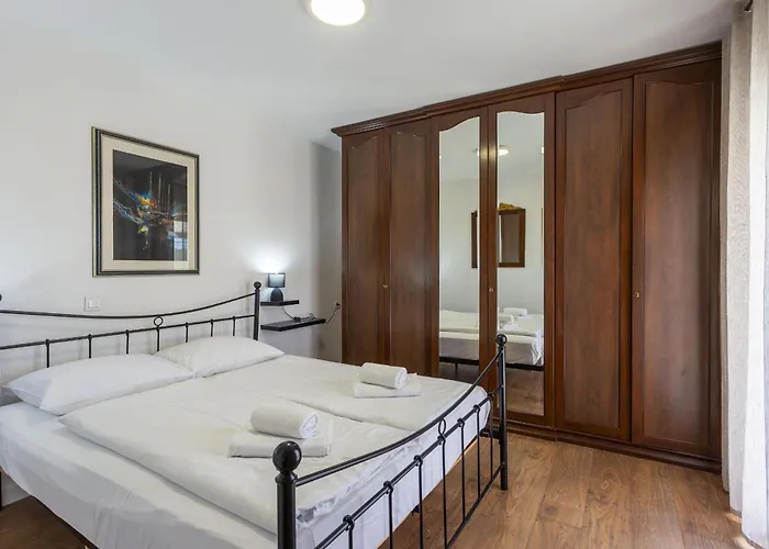 Dolce With Heated Pool Daire Poreč