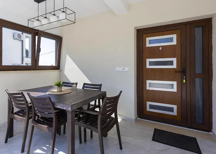 Daire Dolce With Heated Pool Poreč