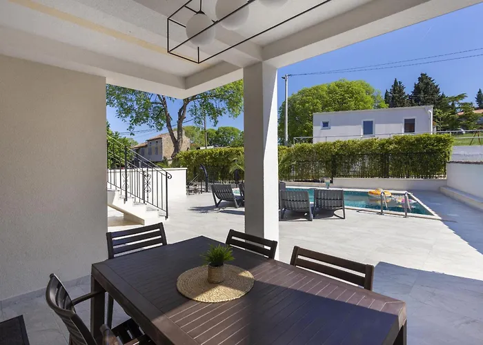 Dolce With Heated Pool Apartamento