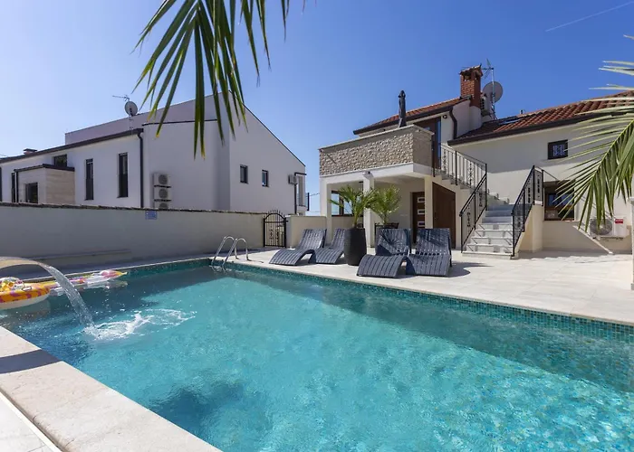 Dolce With Heated Pool Apartamento