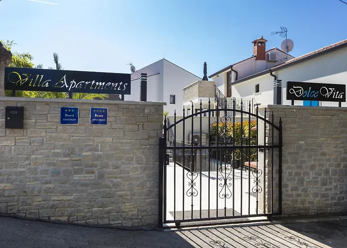 Dolce With Heated Pool Apartament *