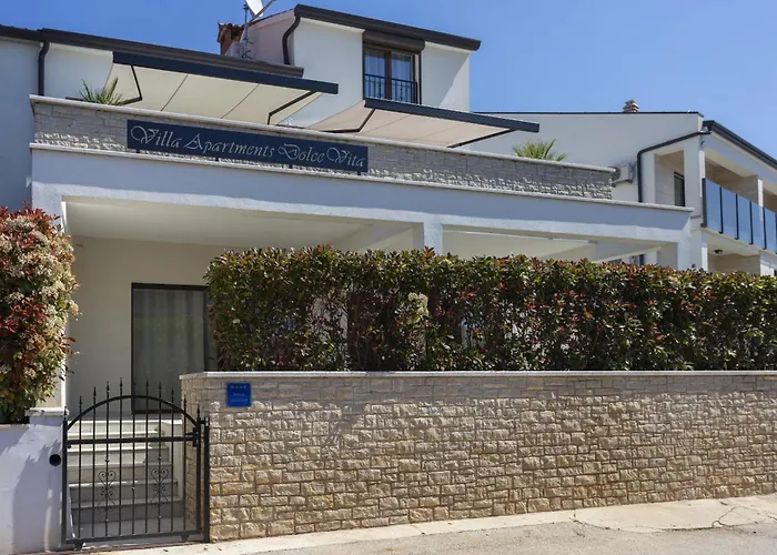 Dolce With Heated Pool Apartament Poreč