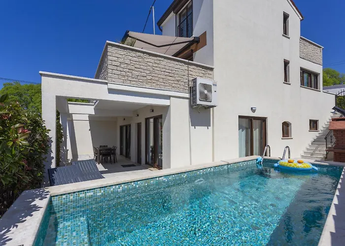 Apartament Dolce With Heated Pool