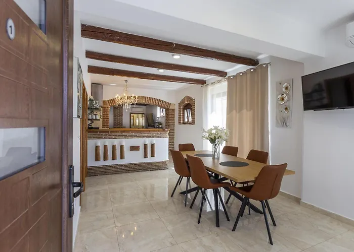 Dolce With Heated Pool