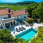 Dolce With Heated Pool بوريتش