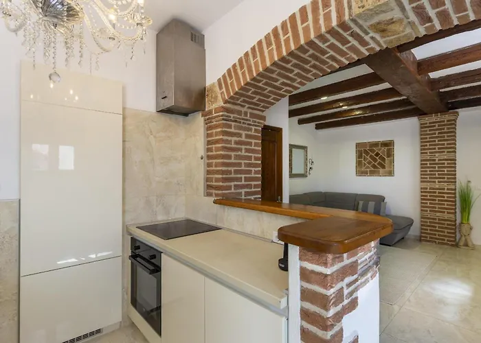 Dolce With Heated Pool Poreč